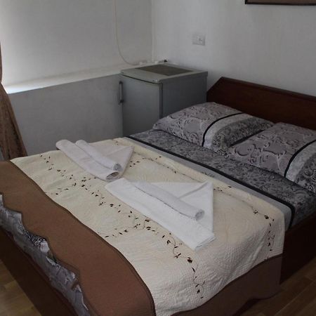 21 На Удачу Hotel Rusztavi Kültér fotó