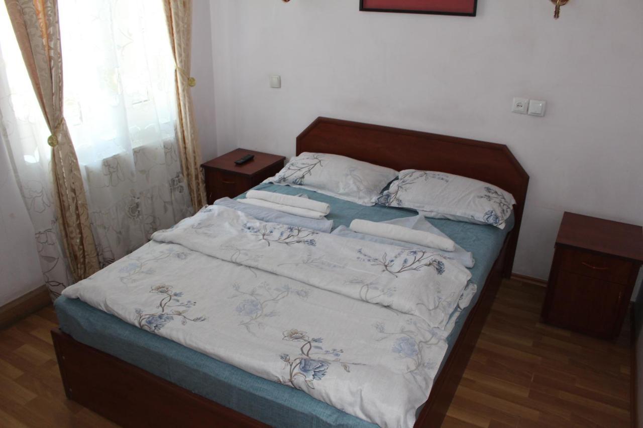 21 На Удачу Hotel Rusztavi Kültér fotó