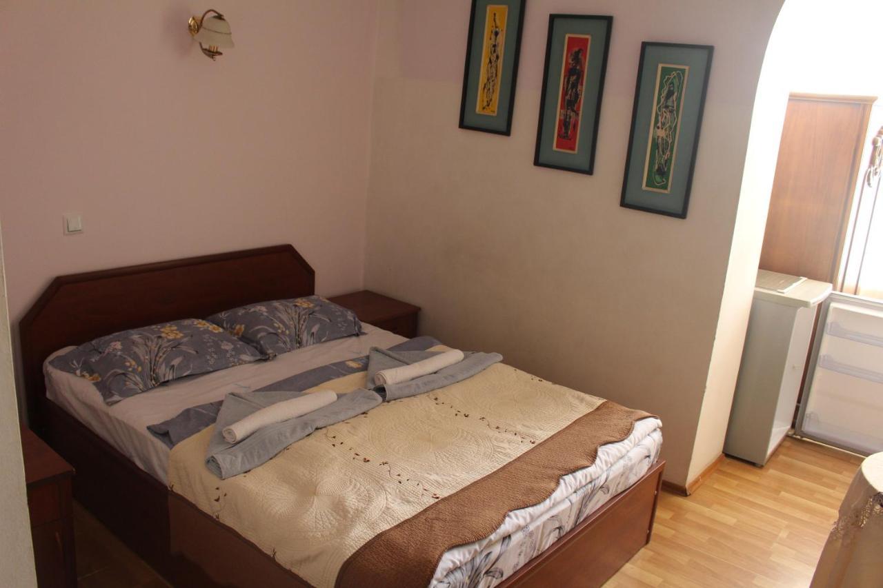 21 На Удачу Hotel Rusztavi Kültér fotó