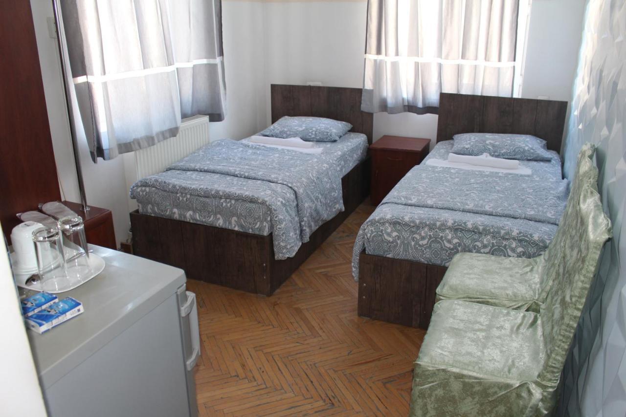 21 На Удачу Hotel Rusztavi Kültér fotó