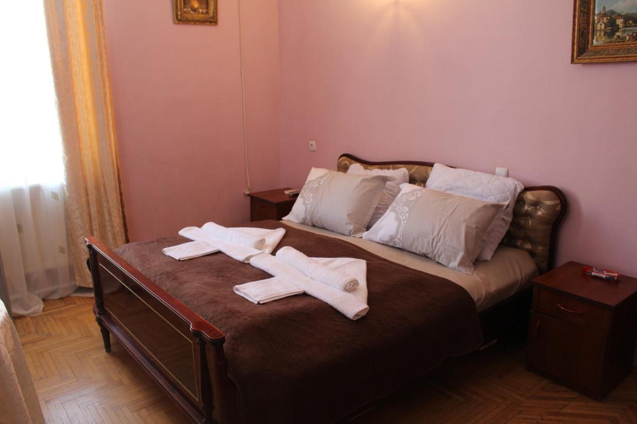 21 На Удачу Hotel Rusztavi Kültér fotó